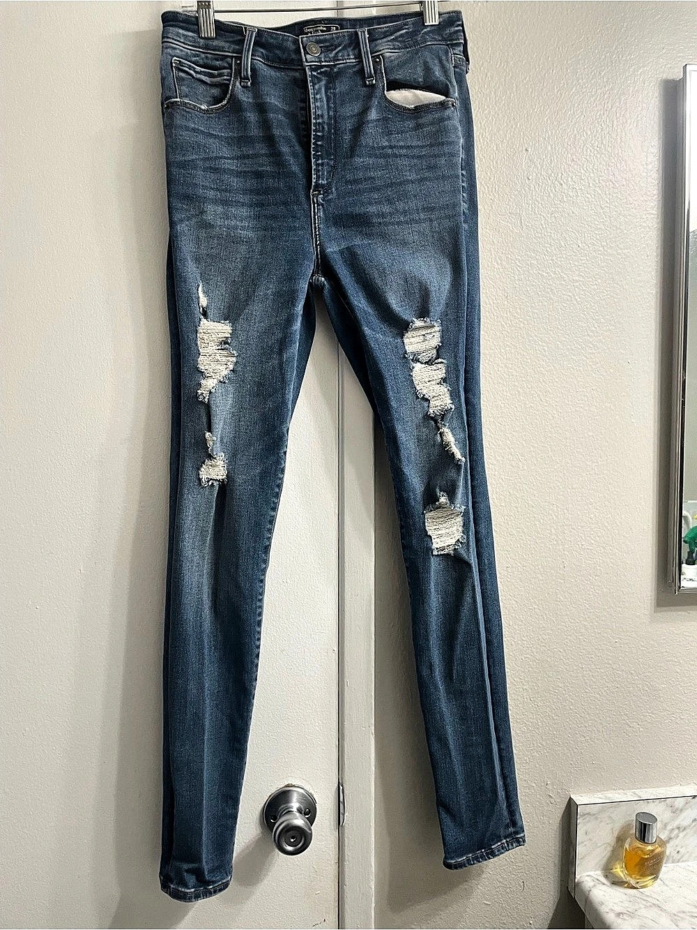 Abercrombie & Fitch Simone High Rise Super Skinny Distressed Blue Jeans Waist 28